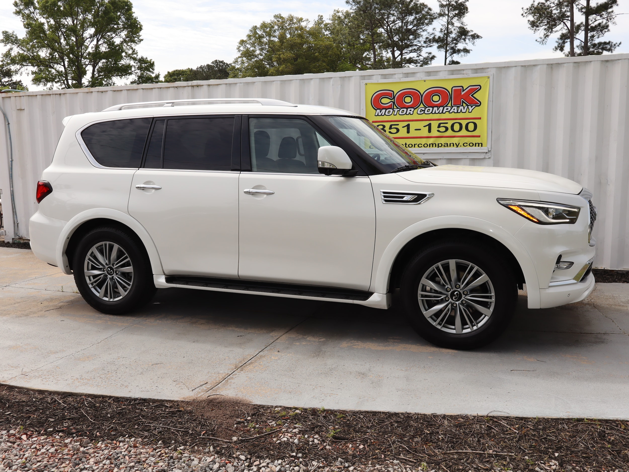 2021 INFINITI QX80 LUXE - 4