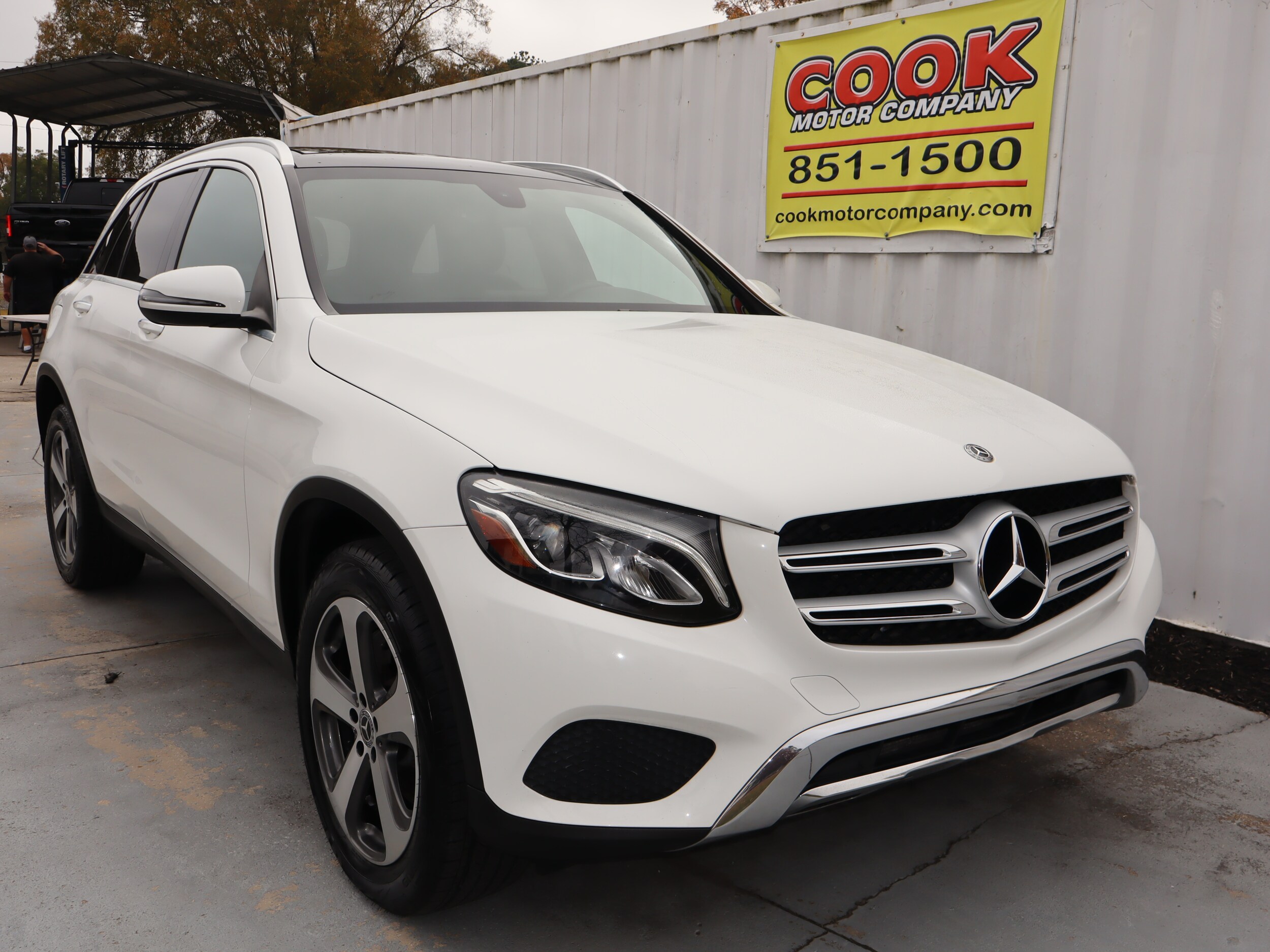 2019 Mercedes Benz GLC 300 photo 4