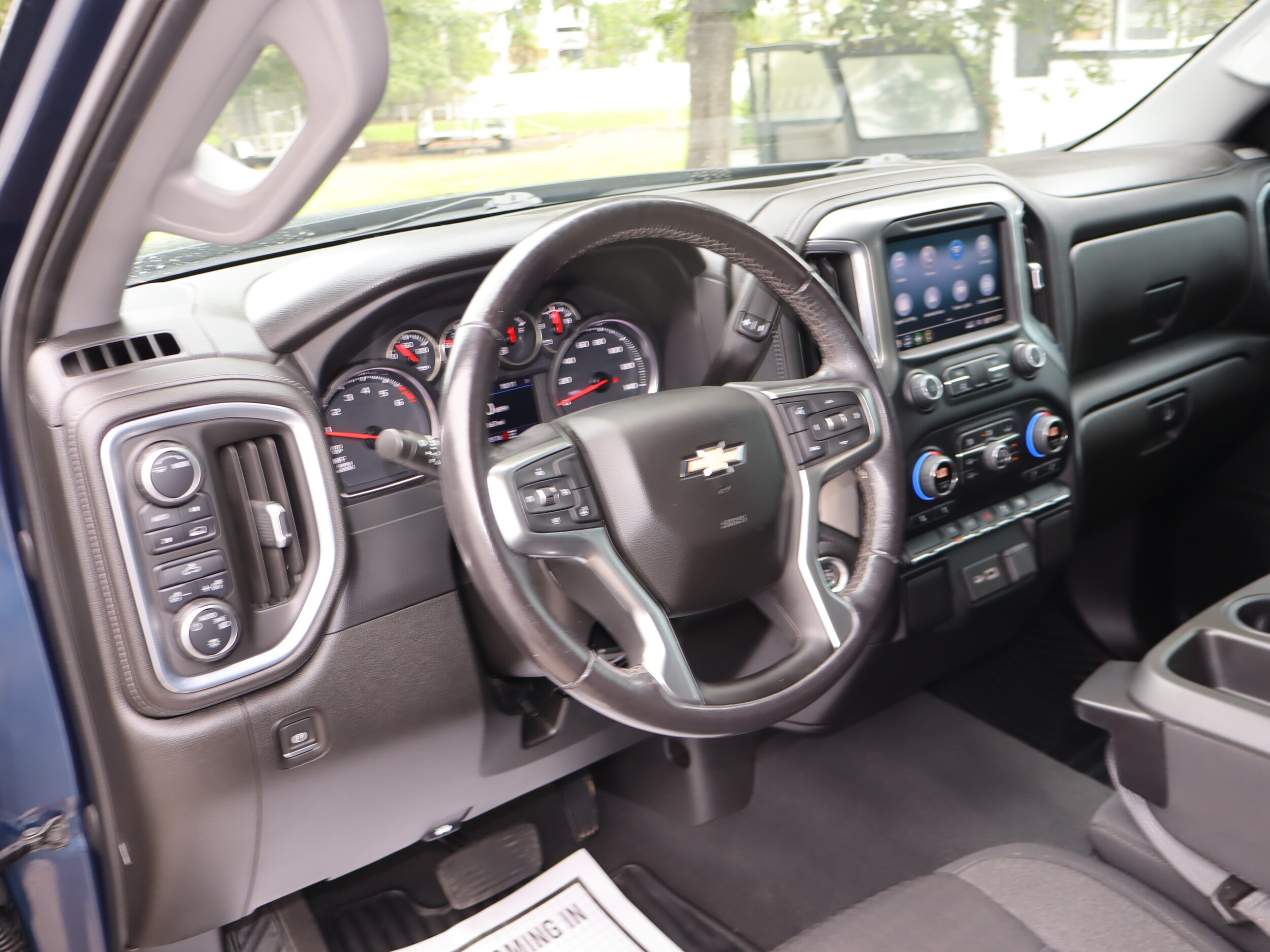 2021 Chevrolet Silverado 1500 LT - Photo 11