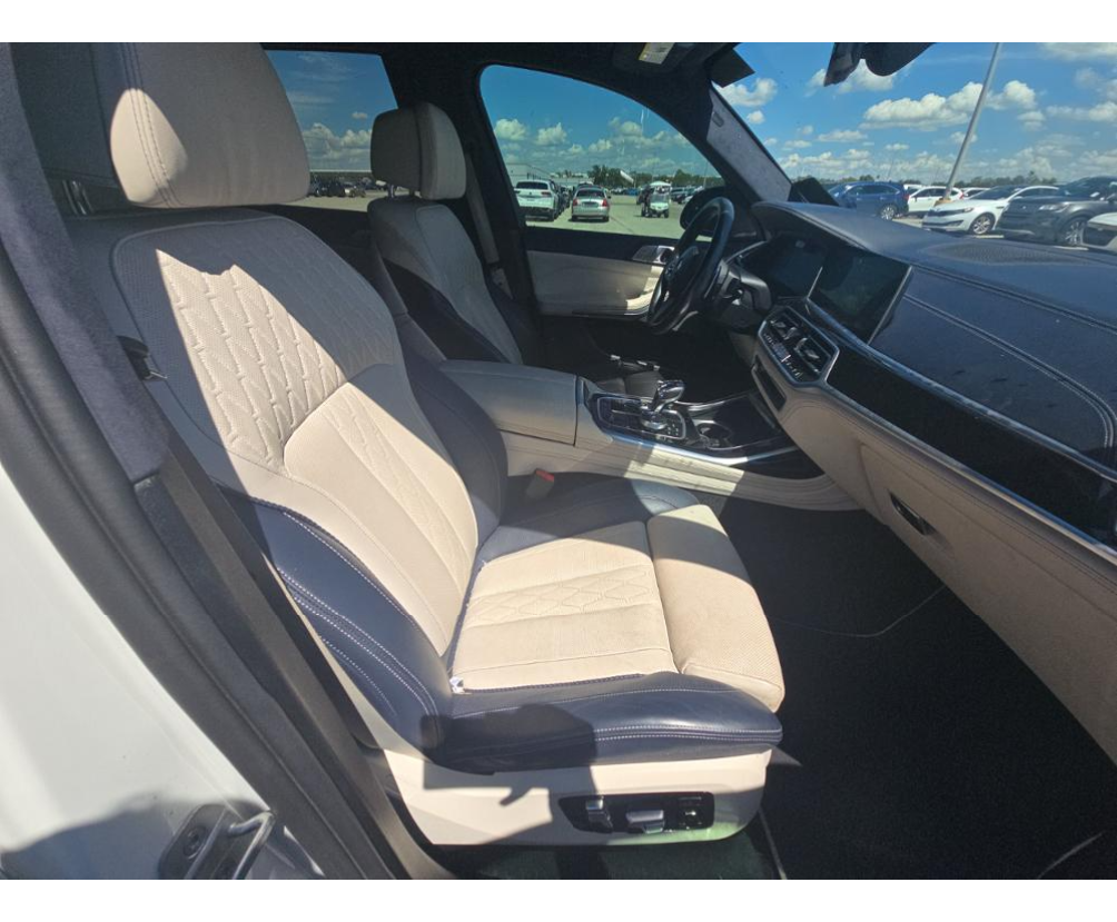 2021 BMW X7 M50i - 8