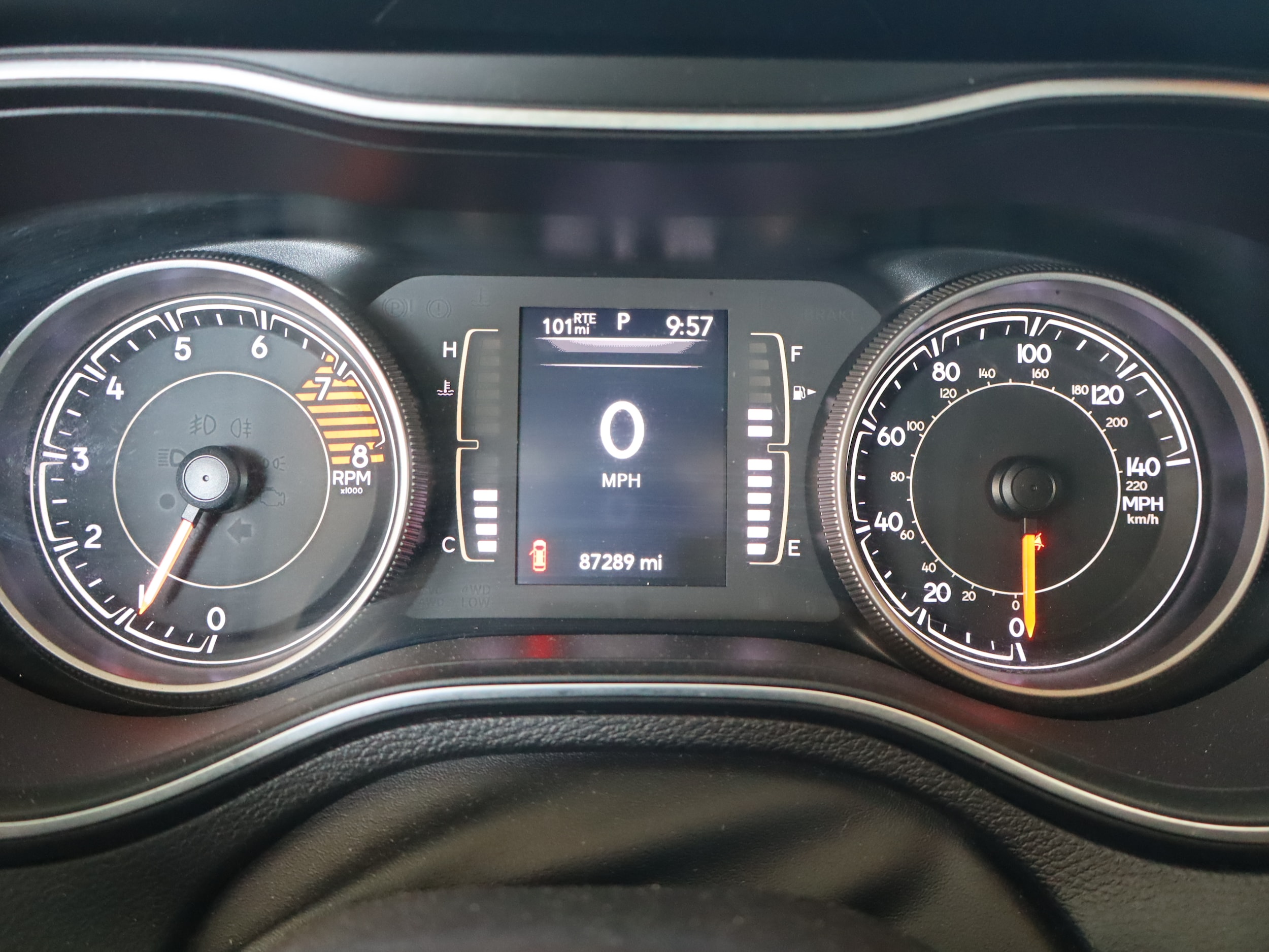 2019 Jeep Cherokee Latitude Plus - Photo 12
