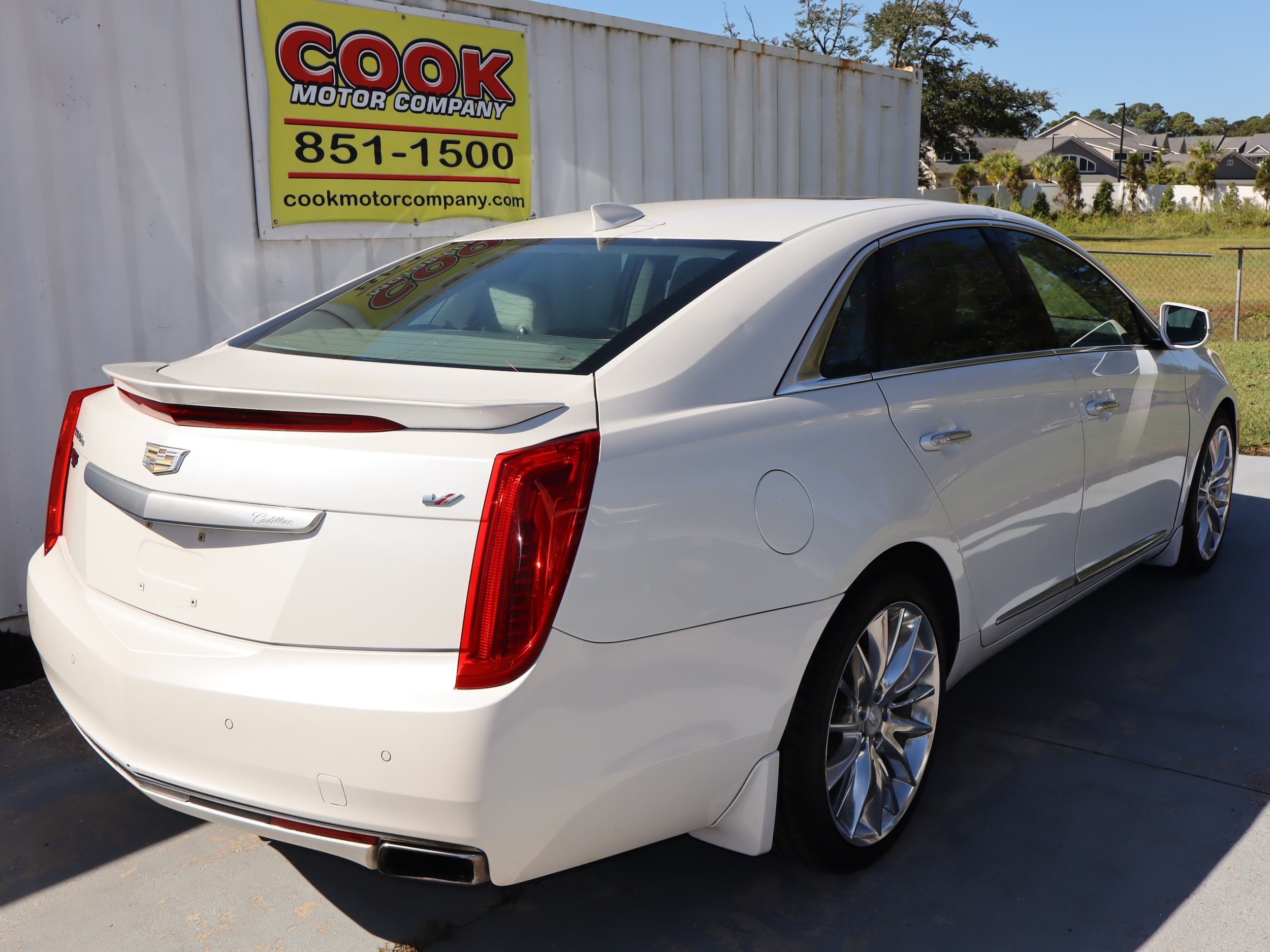 2016 CADILLAC XTS V-Sport Platinum Twin Turbo - 9