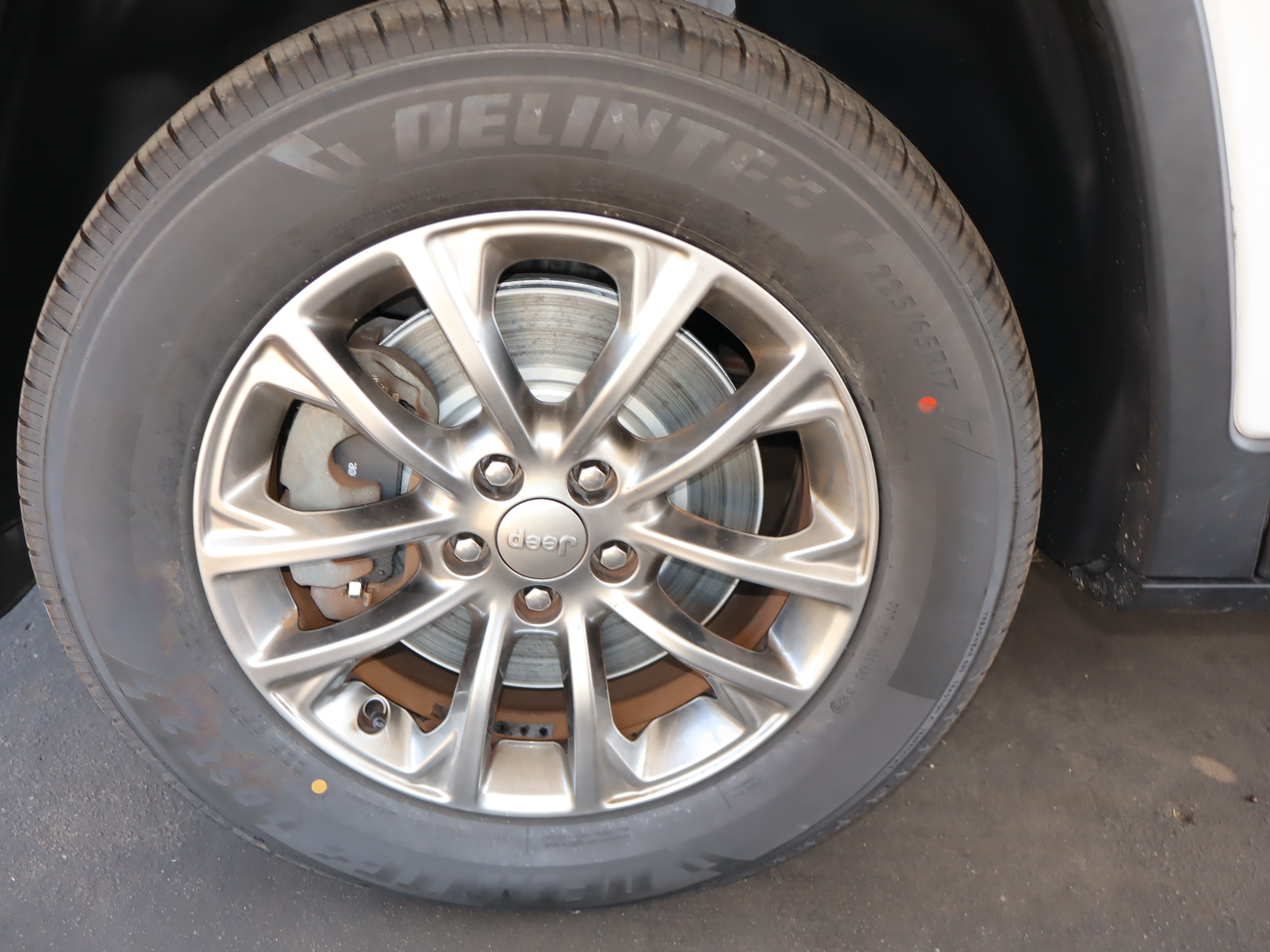 2019 Jeep Cherokee Latitude Plus - Photo 19