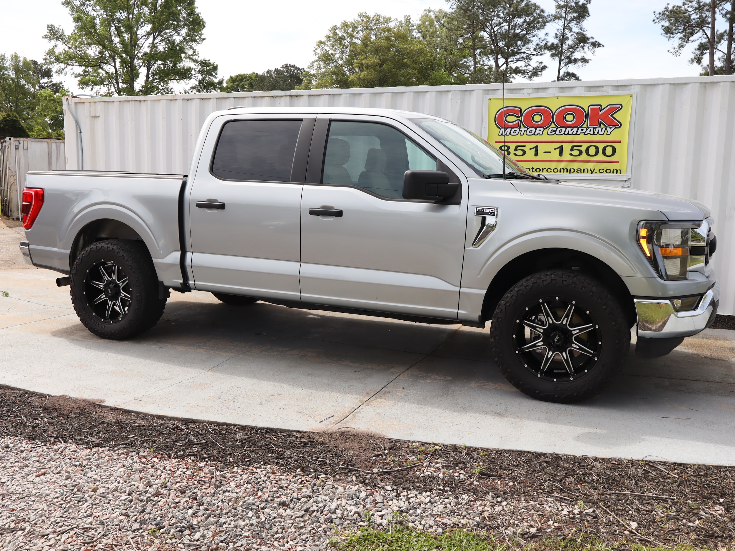 2023 Ford F-150 XLT SUPER CREW - 3