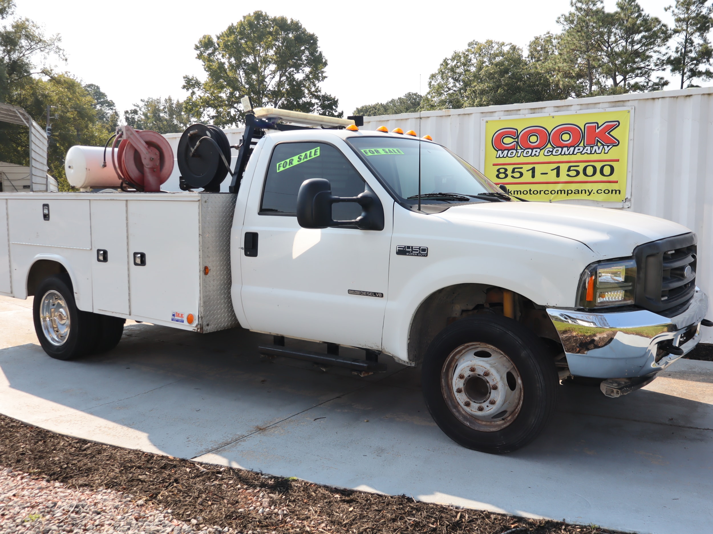 2002 Ford F-450 Chassis SERVICE BODY - 2