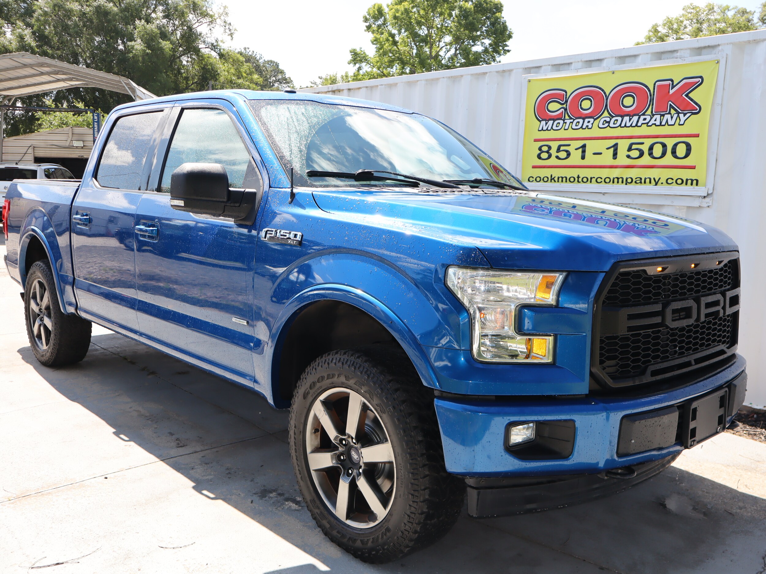2017 Ford F-150 XLT 4X4 SUPER CREW - 2