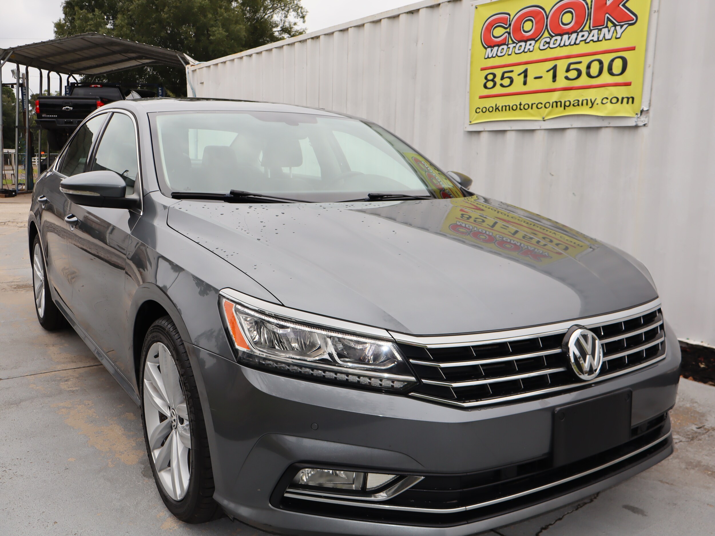 2018 Volkswagen Passat 2.0T SE photo 4