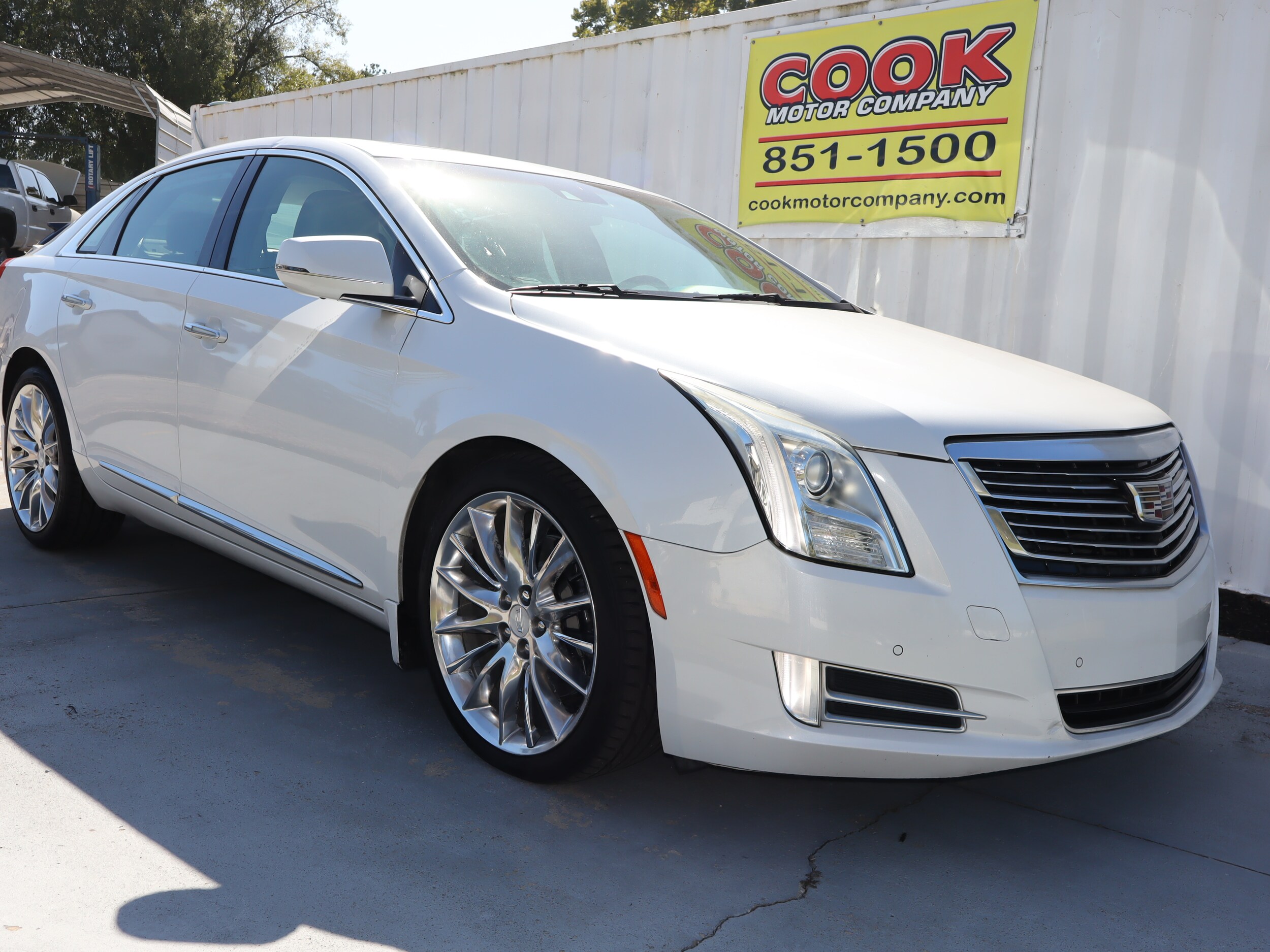 2016 Cadillac XTS V-Sport Platinum photo 2