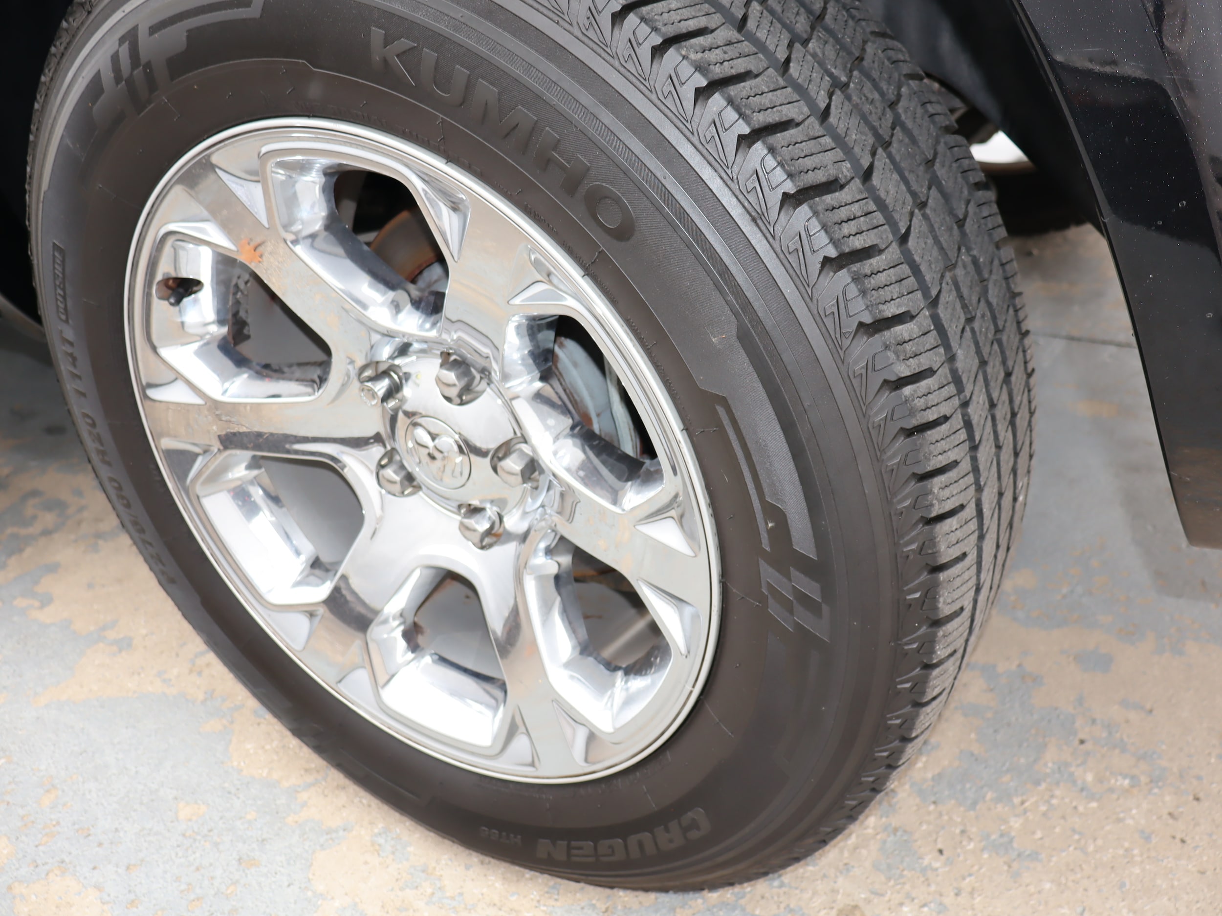 2018 Ram 1500 Laramie Crew Cab - 11