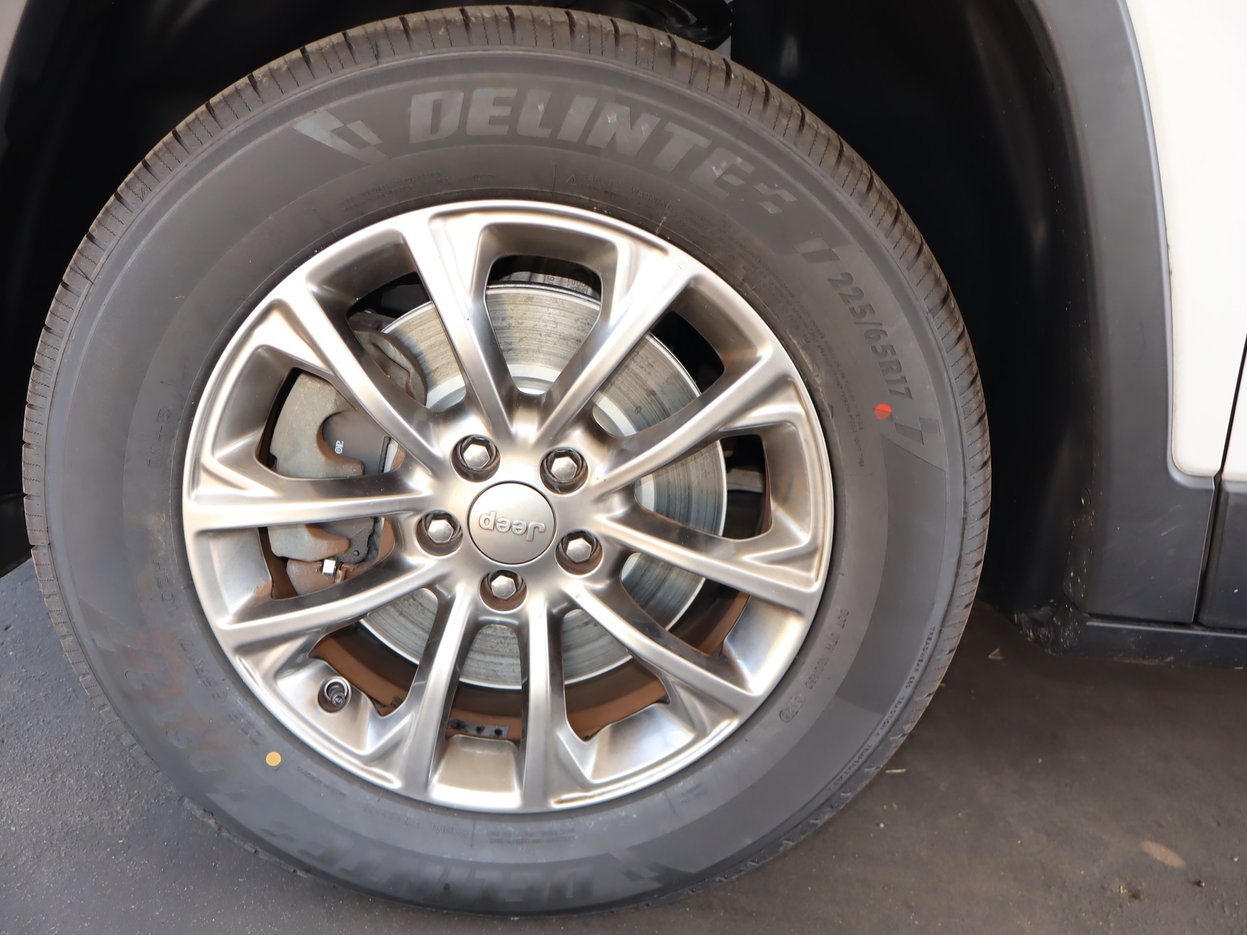 2019 Jeep Cherokee Latitude Plus - Photo 20