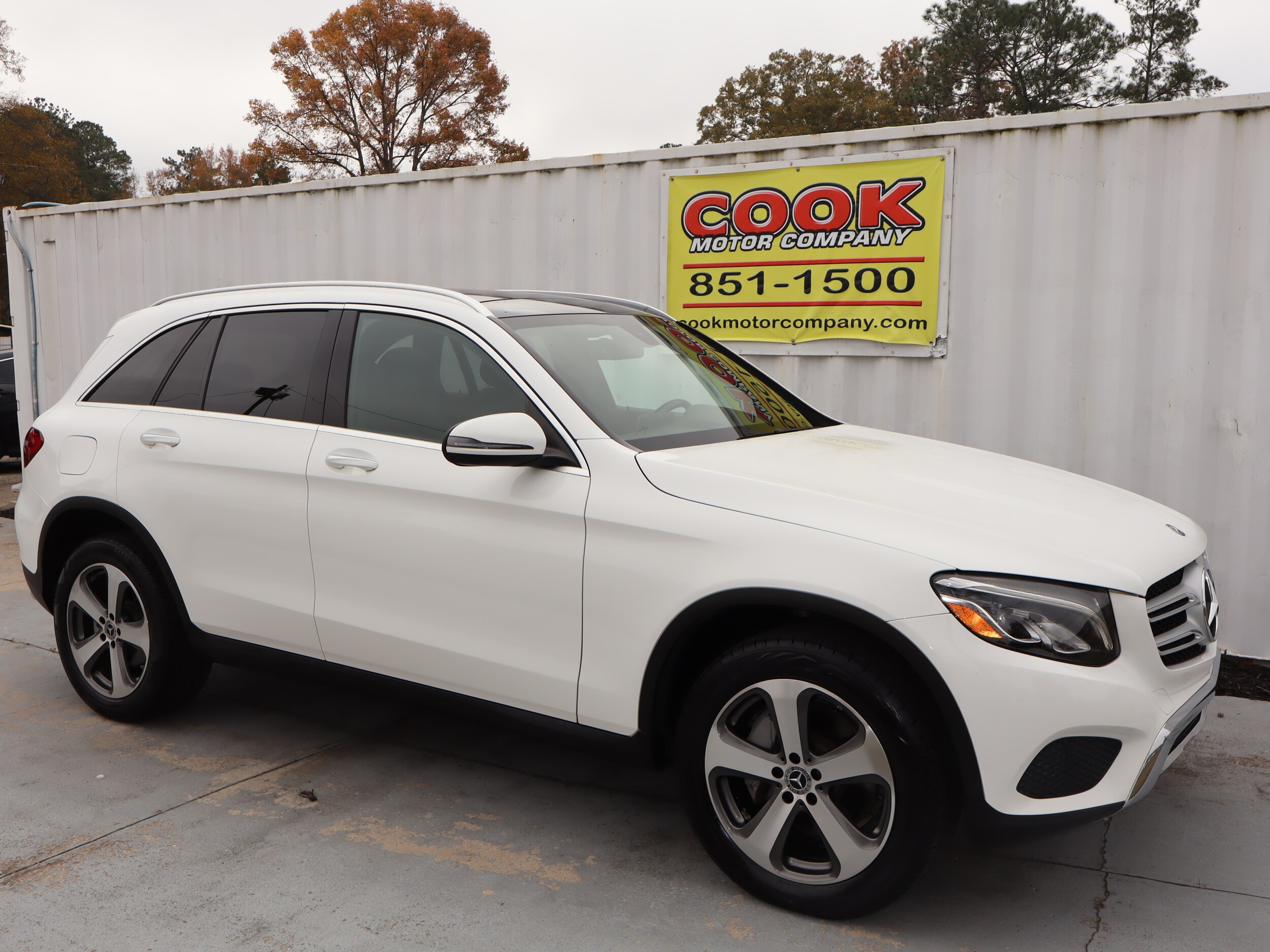 2019 Mercedes Benz GLC 300 photo 2