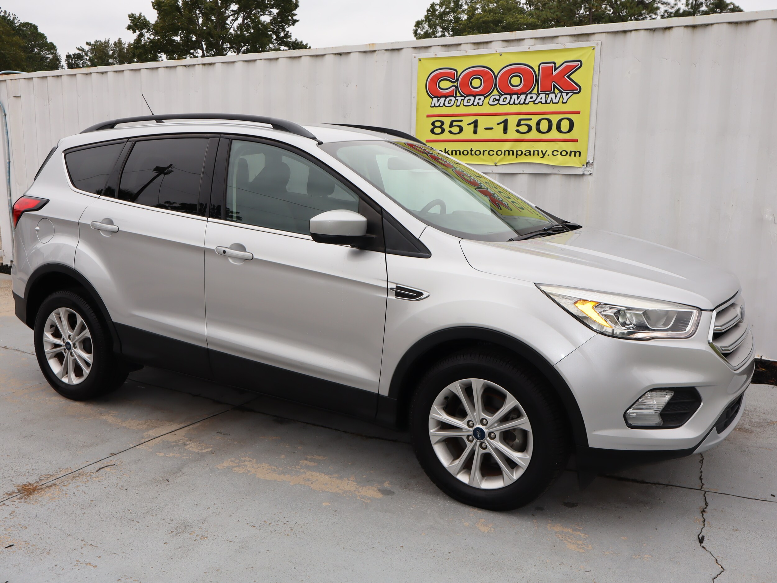 2019 Ford Escape SEL photo 2