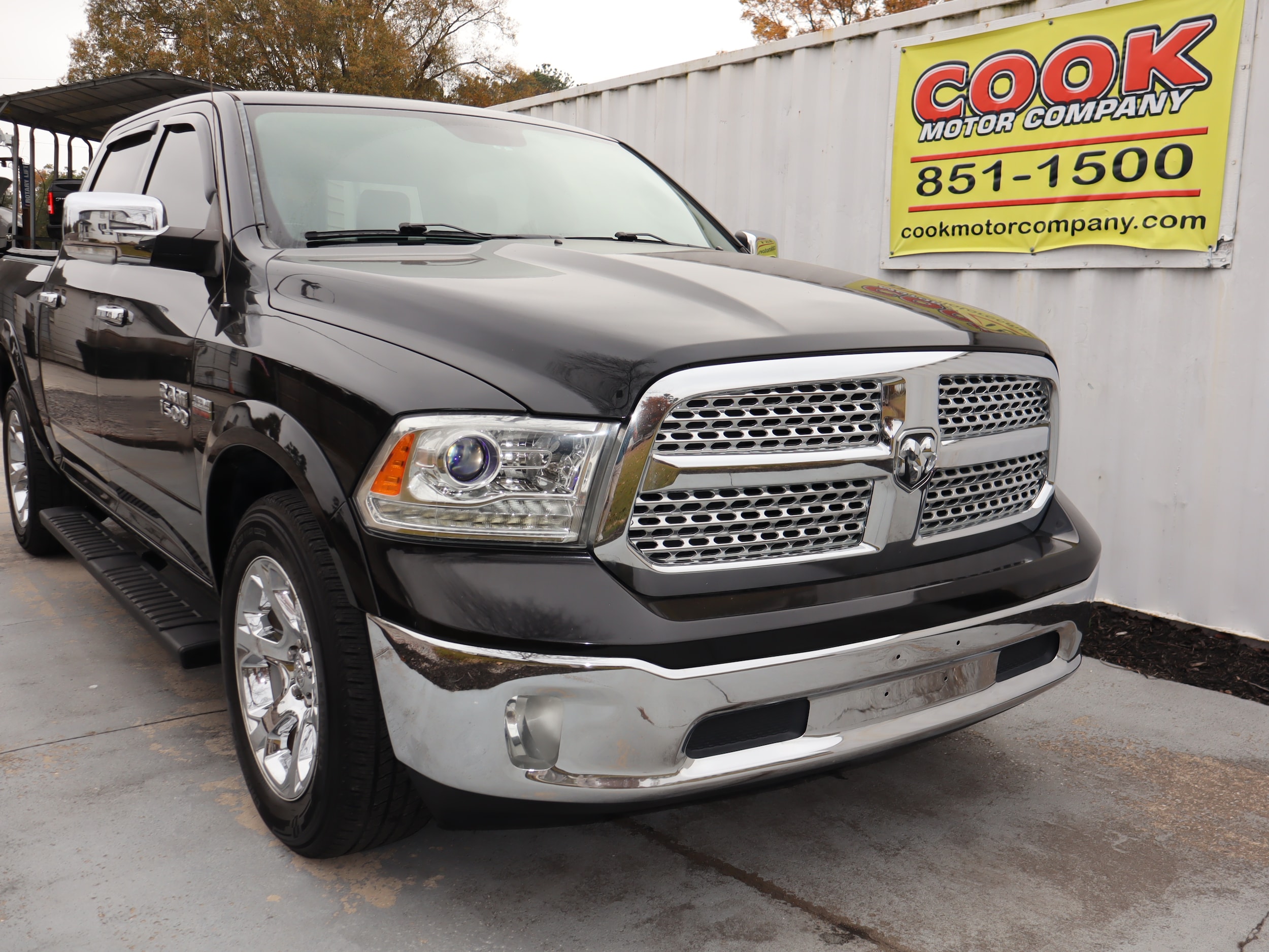 2018 Ram 1500 Laramie Crew Cab - 3