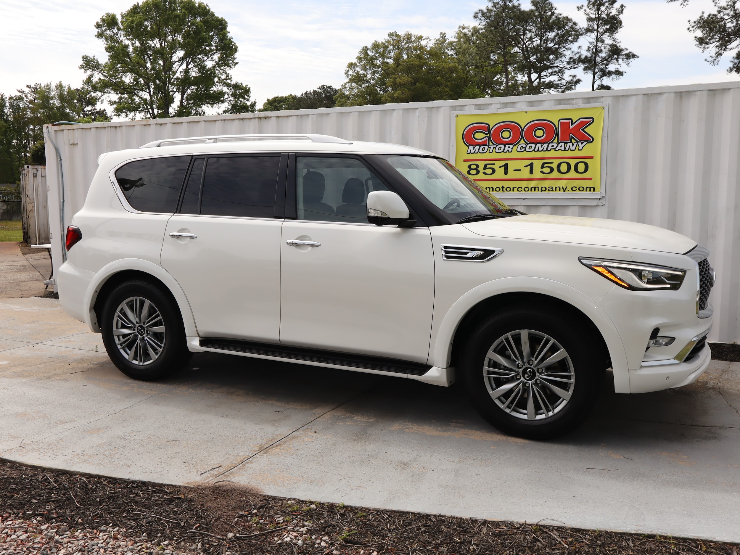 2021 INFINITI QX80 LUXE - 3