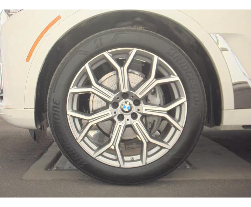 2021 BMW X7 xDrive40i - 7