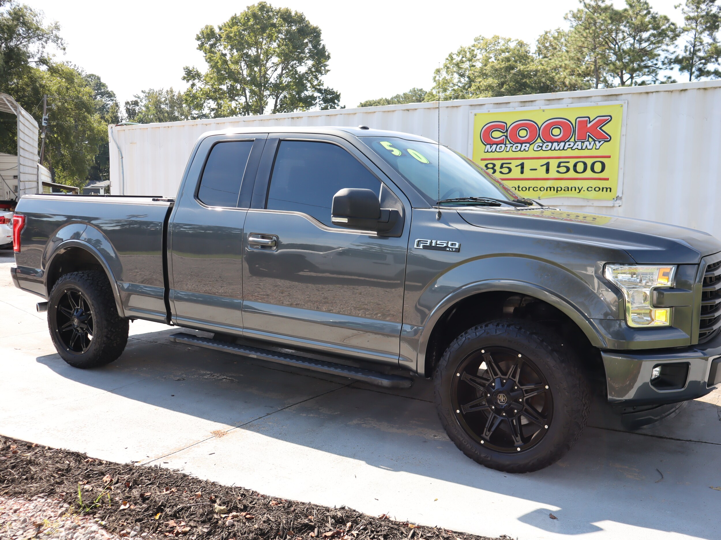 2016 Ford F-150 XLT photo 2
