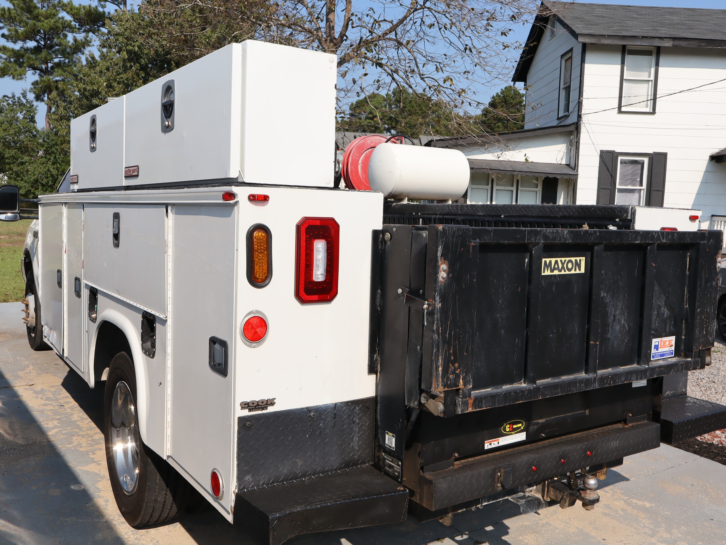 2002 Ford F-450 Chassis SERVICE BODY - 7