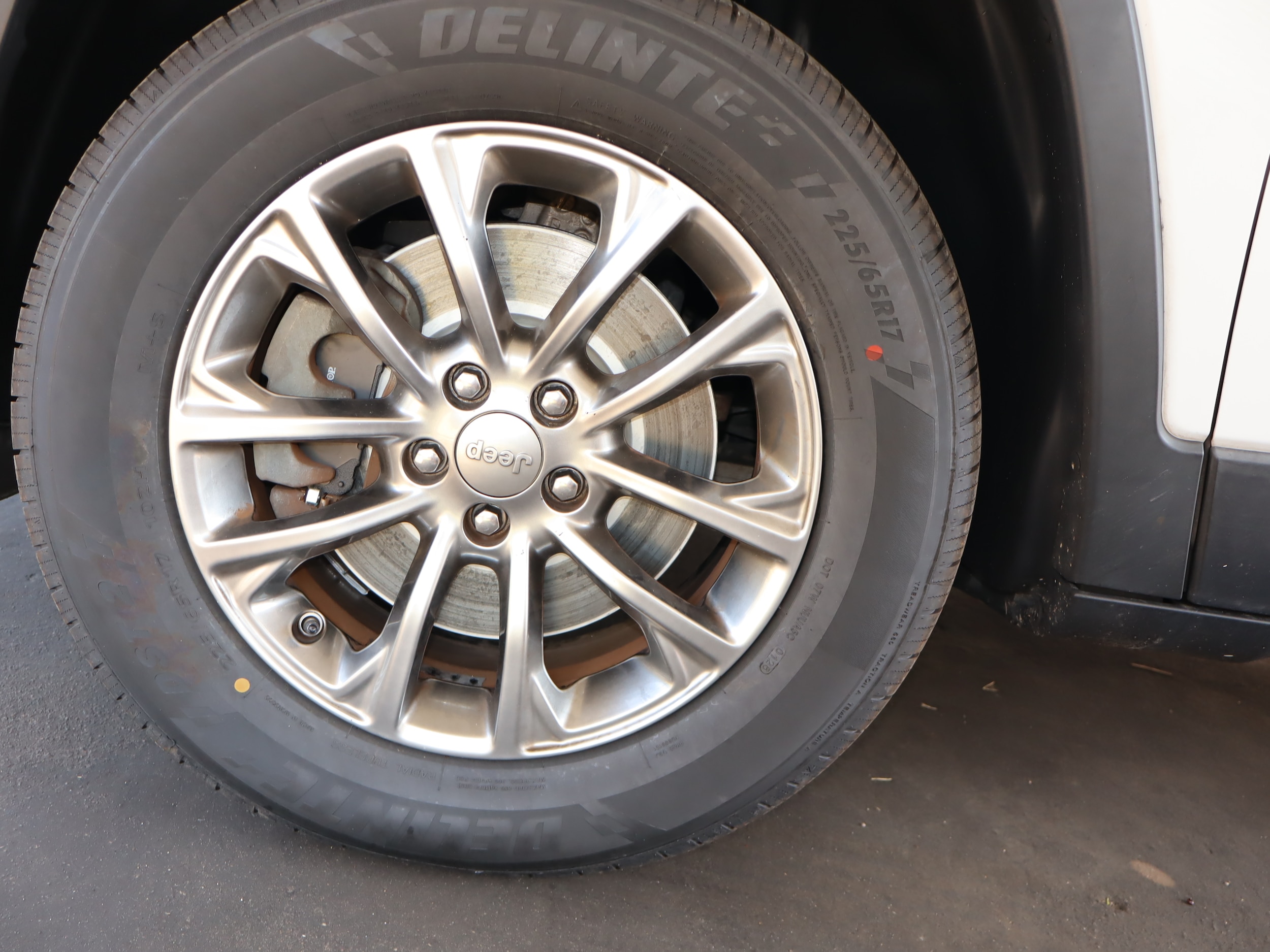2019 Jeep Cherokee Latitude Plus - Photo 21