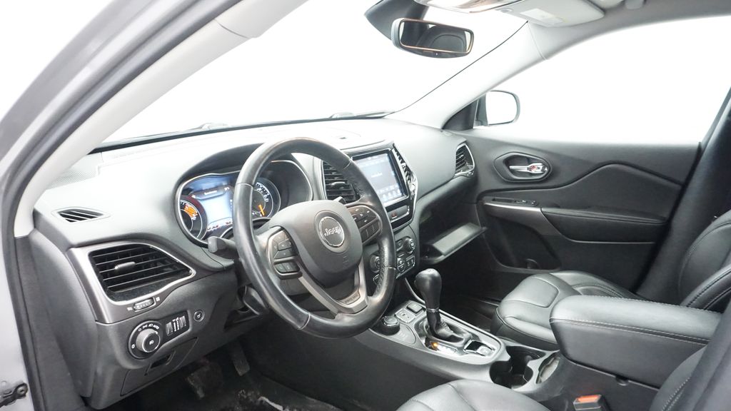 Thumbnail: 2019 Jeep Cherokee - 27