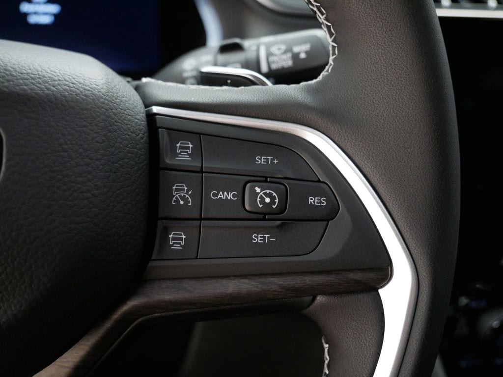 Thumbnail: 2025 Jeep Grand Cherokee - 25