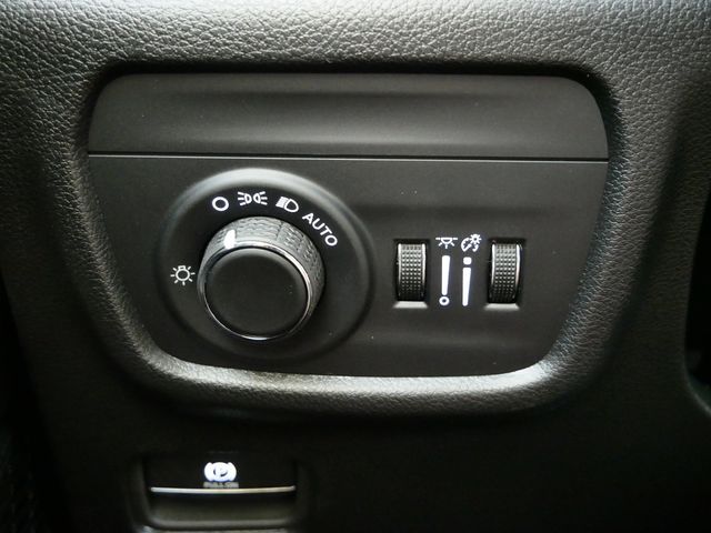 Thumbnail: 2024 Jeep Grand Cherokee - 38