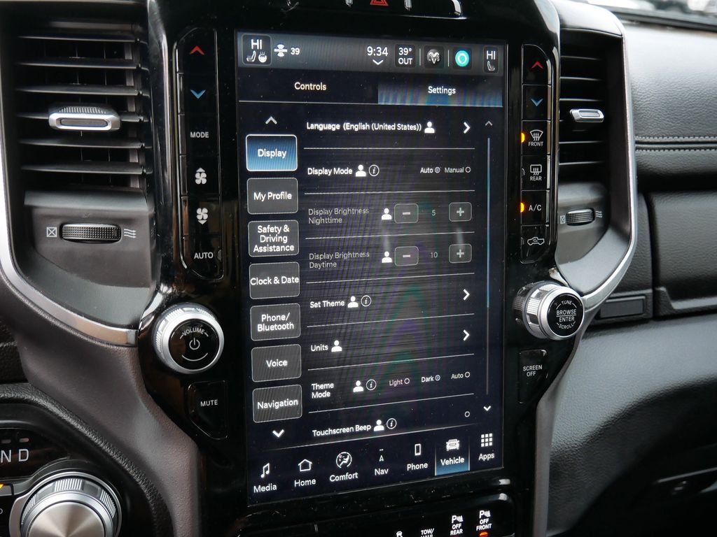 Thumbnail: 2023 RAM 1500 - 32