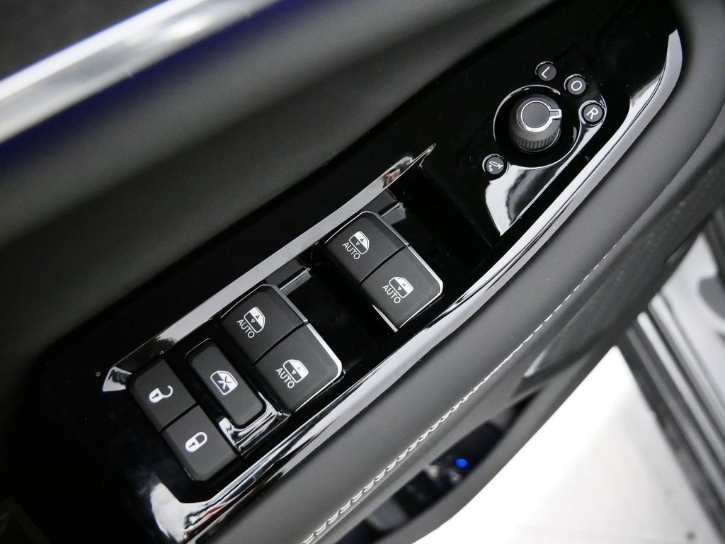 Thumbnail: 2025 Jeep Grand Cherokee - 35