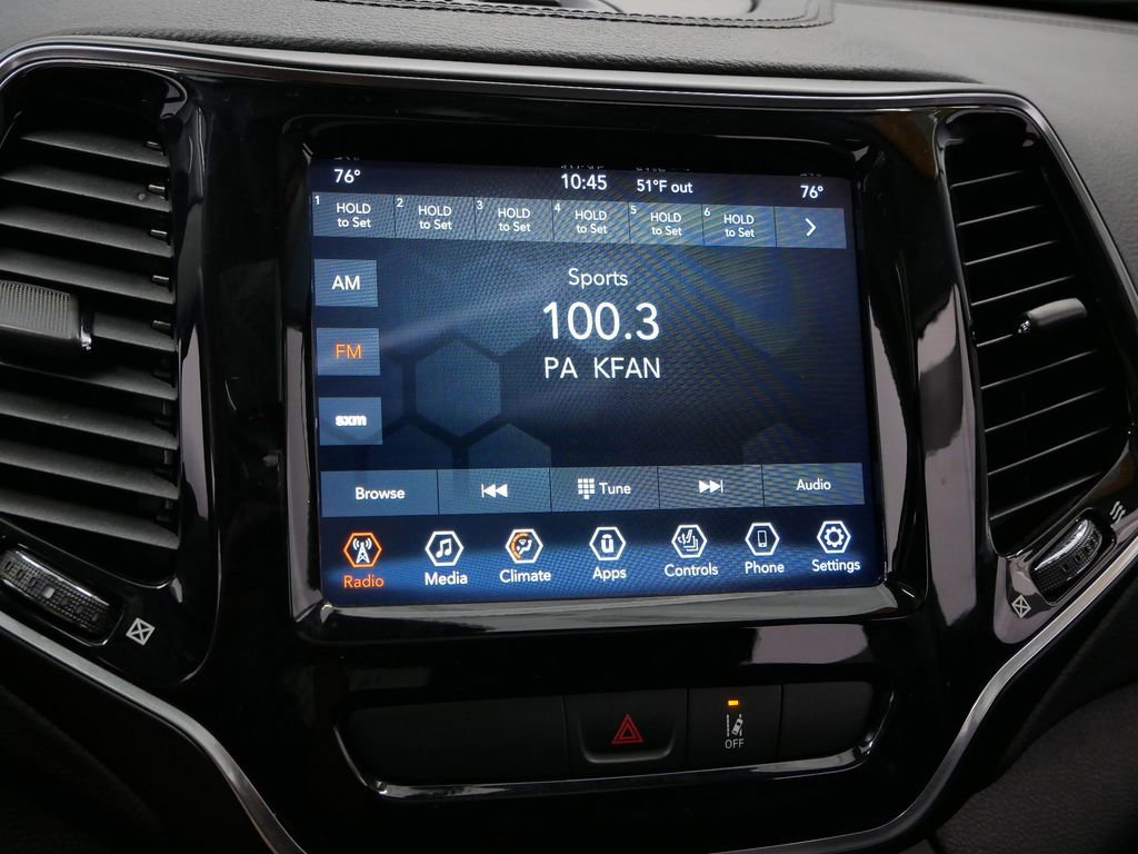 Thumbnail: 2022 Jeep Cherokee - 30