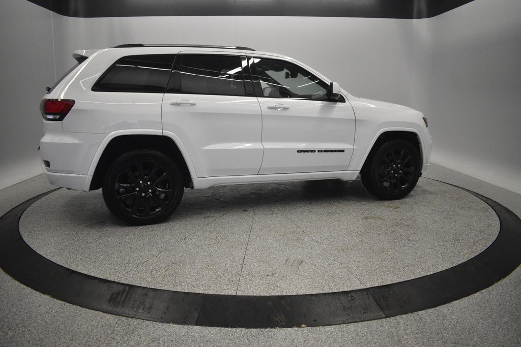 Thumbnail: 2021 Jeep Grand Cherokee - 9