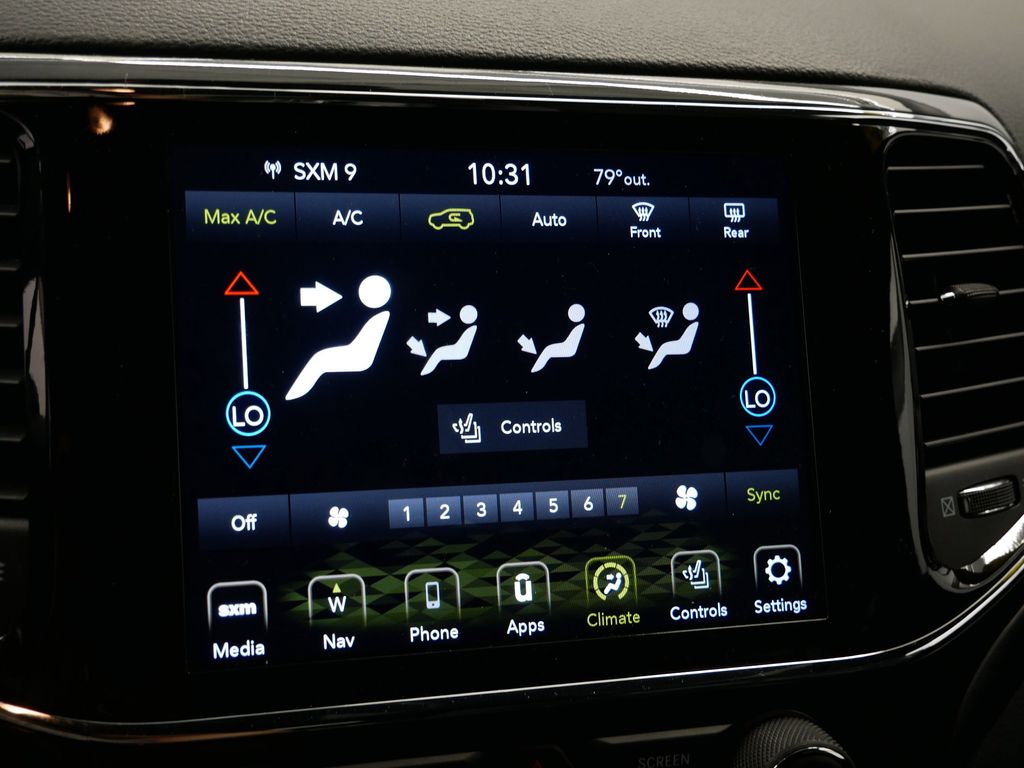 Thumbnail: 2022 Jeep Grand Cherokee - 32