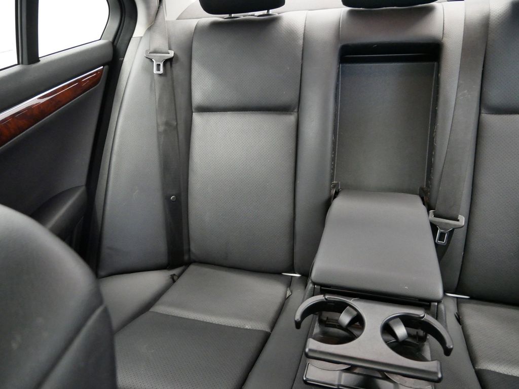 Thumbnail: 2011 Mercedes-Benz C-Class - 15