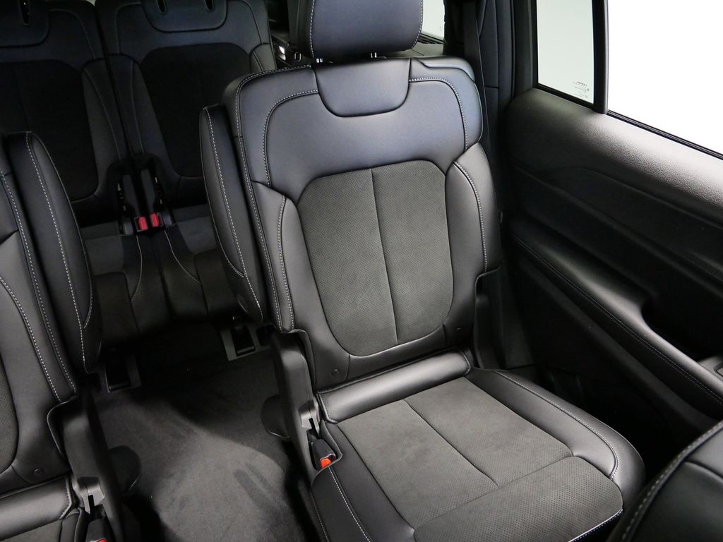 Thumbnail: 2025 Jeep Grand Cherokee L - 23