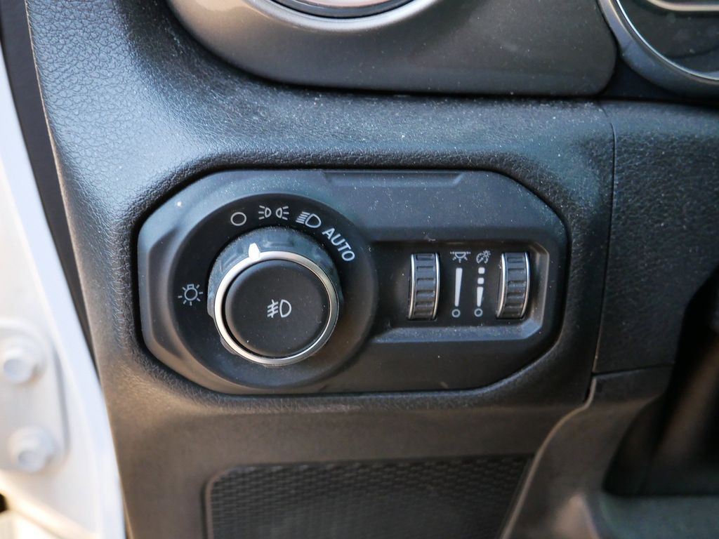 Thumbnail: 2019 Jeep Wrangler - 26