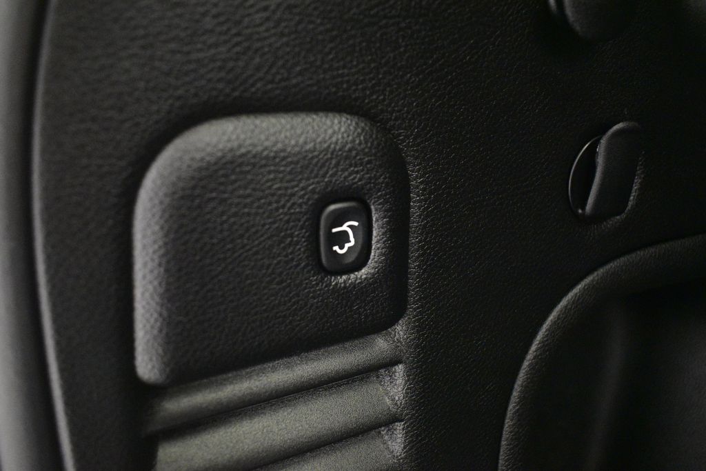 Thumbnail: 2021 Jeep Grand Cherokee - 22