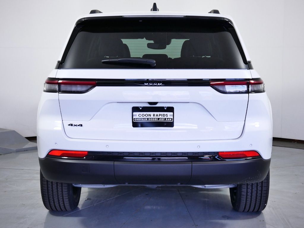 Thumbnail: 2024 Jeep Grand Cherokee - 12