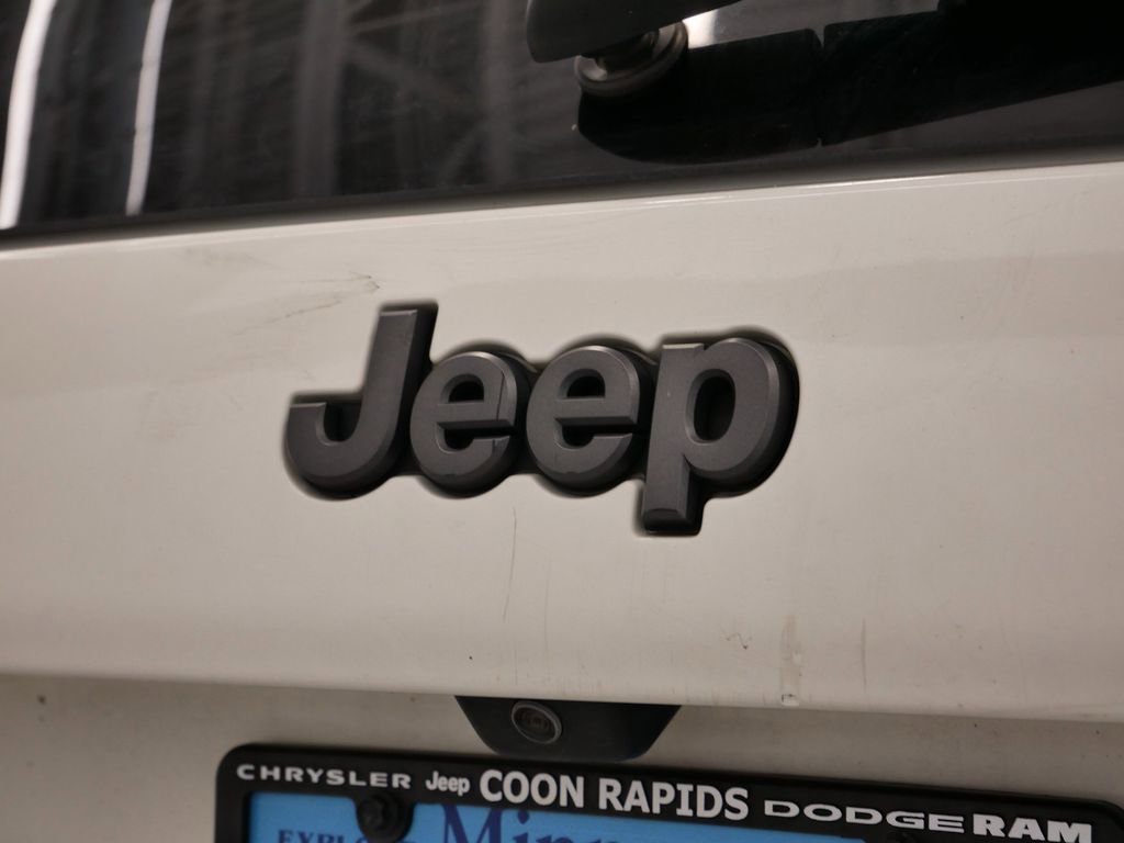 Thumbnail: 2019 Jeep Cherokee - 22