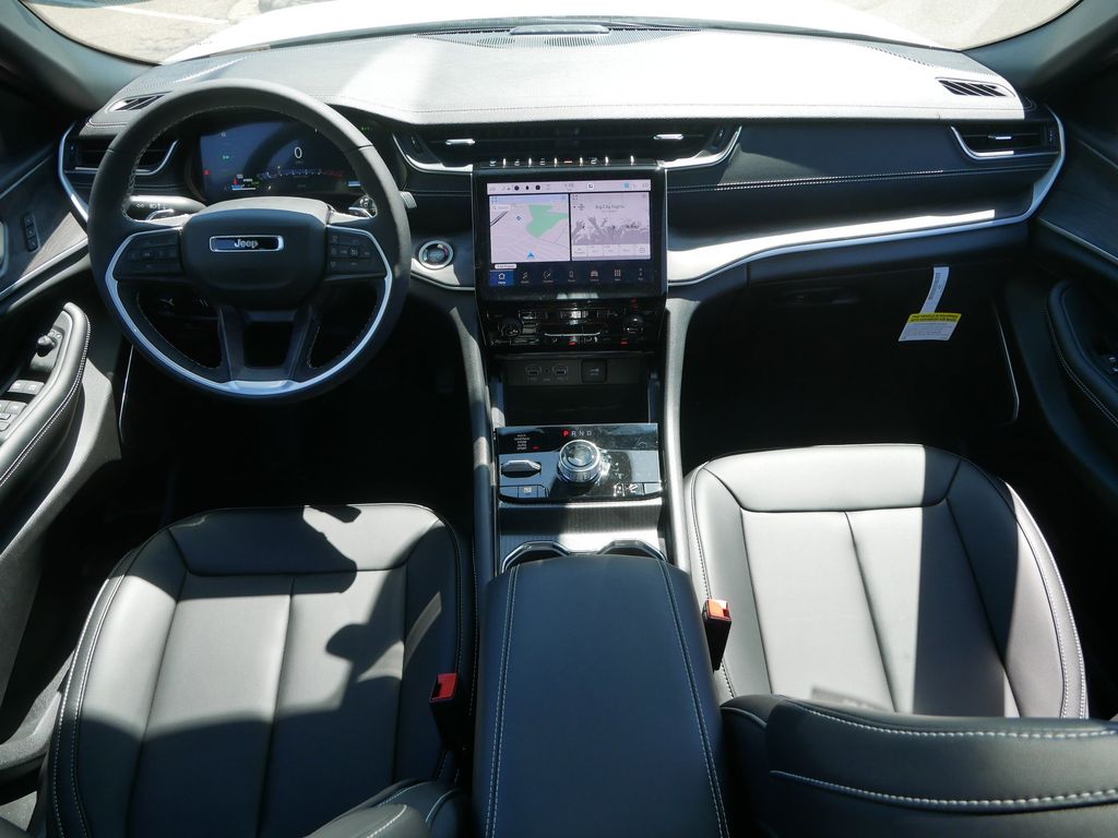 Thumbnail: 2025 Jeep Grand Cherokee - 23