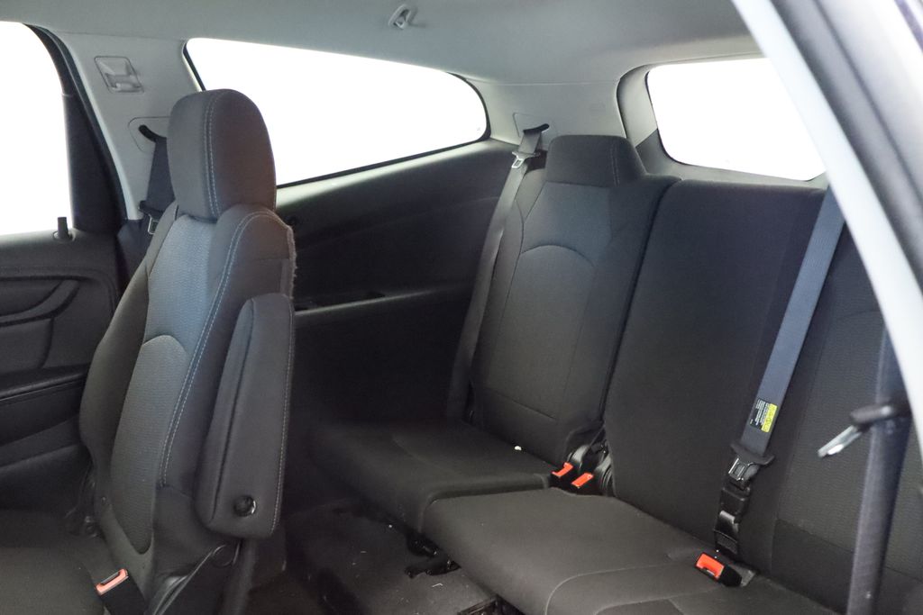 Thumbnail: 2017 Chevrolet Traverse - 18