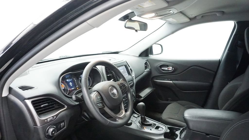 Thumbnail: 2019 Jeep Cherokee - 27