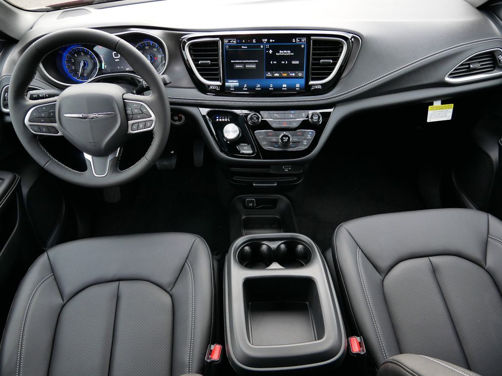 Thumbnail: 2026 Chrysler Pacifica - 14