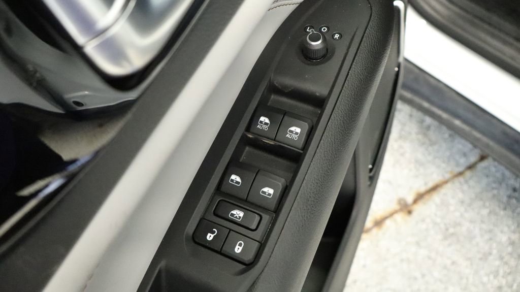 Thumbnail: 2023 Jeep Compass - 29