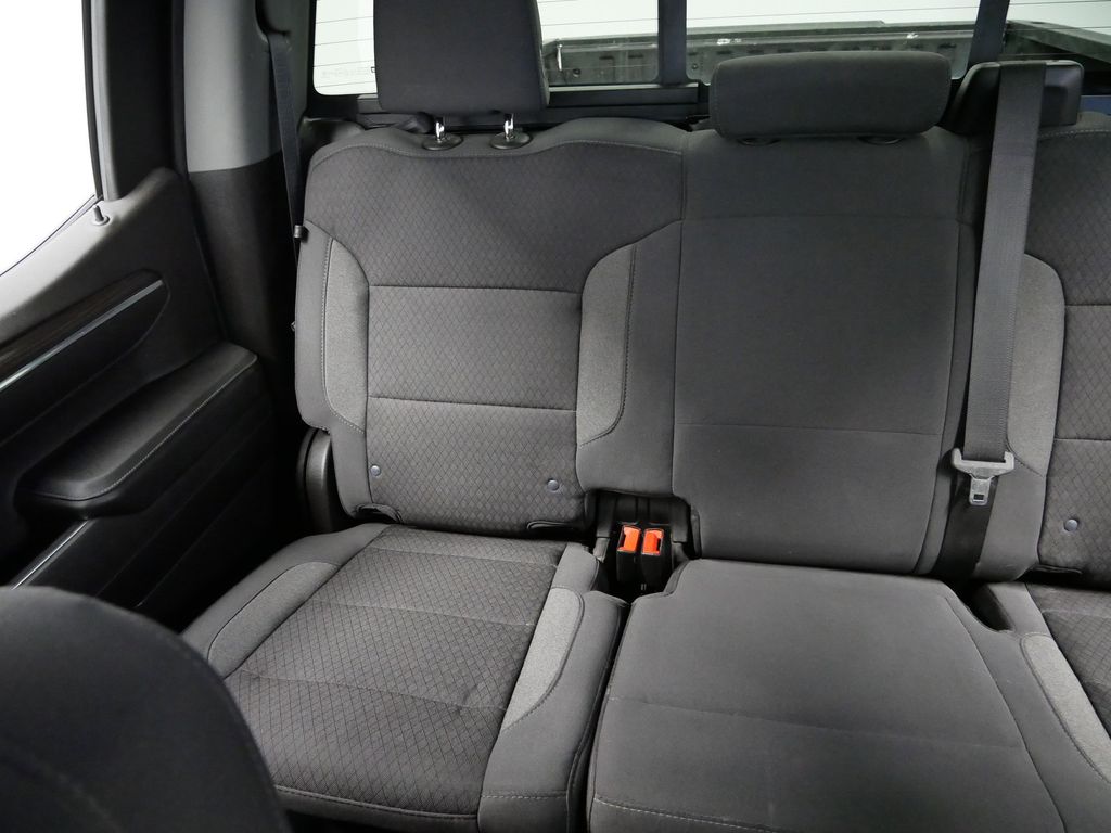 Thumbnail: 2022 Chevrolet Silverado 1500 - 17