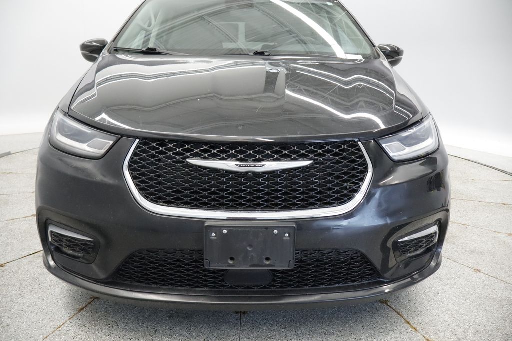 Thumbnail: 2023 Chrysler Pacifica - 9