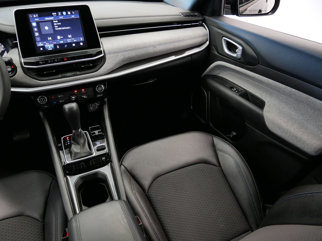 Thumbnail: 2025 Jeep Compass - 18