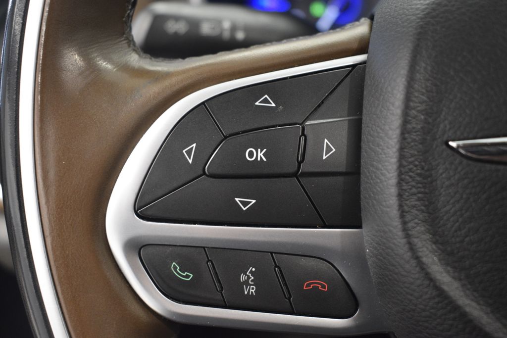 Thumbnail: 2017 Chrysler Pacifica - 44