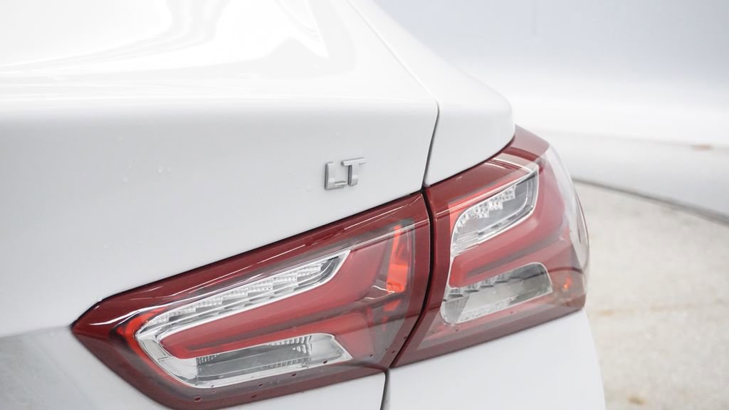 Thumbnail: 2019 Chevrolet Malibu - 16