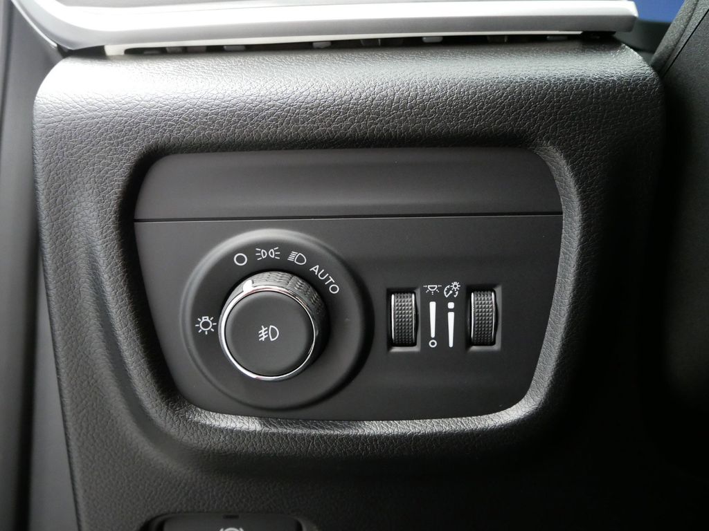 Thumbnail: 2025 Jeep Grand Cherokee L - 41