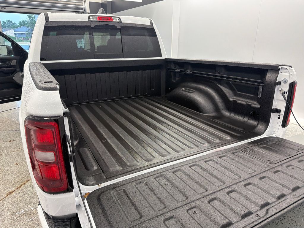 Thumbnail: 2026 RAM 1500 - 32