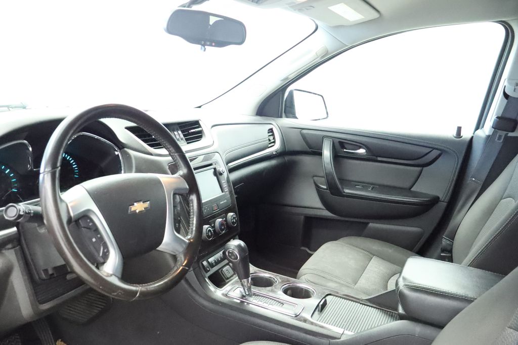 Thumbnail: 2017 Chevrolet Traverse - 25