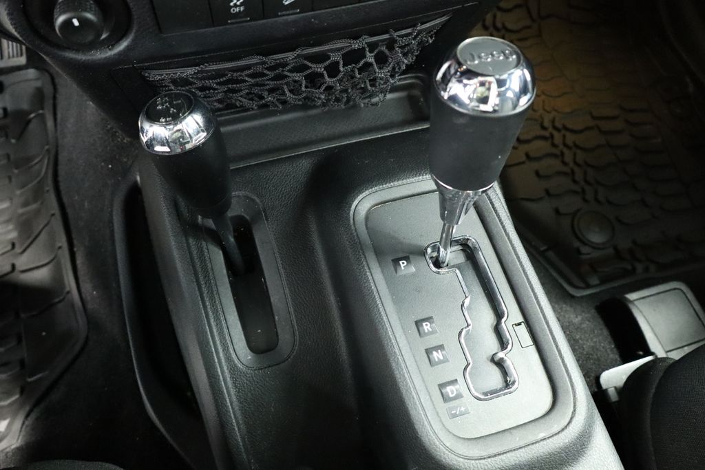 Thumbnail: 2014 Jeep Wrangler - 28